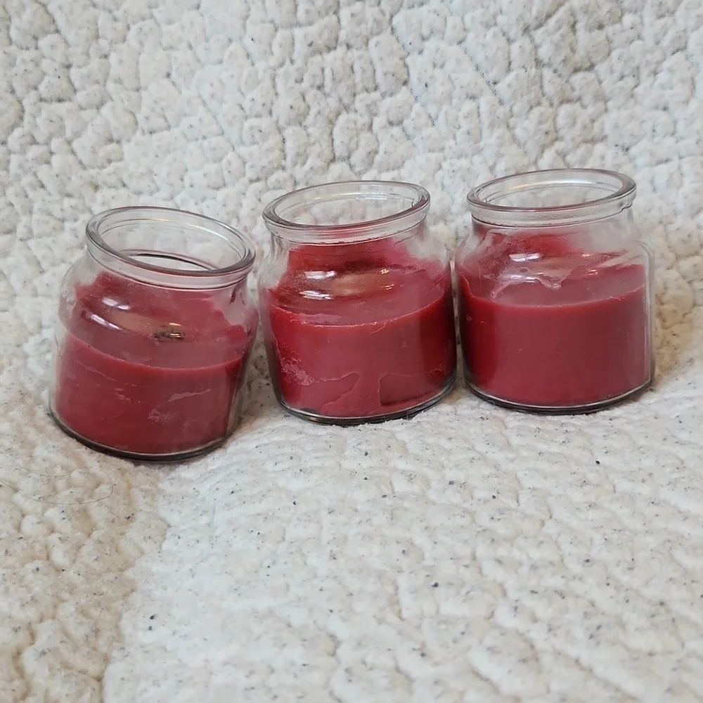 Walmart Better Homes and Garden Christmas Apple and cinnamon mini candles set